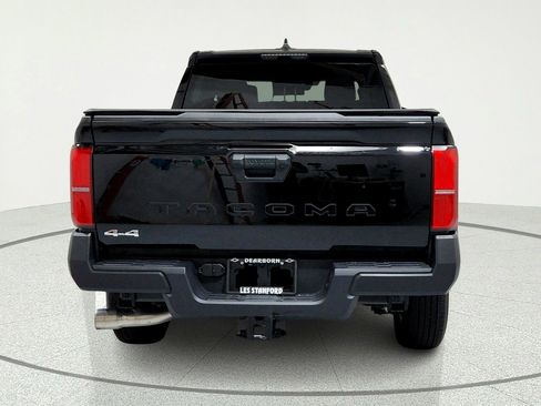 Used 2025 Toyota Tacoma SR AWD/4WD image 4