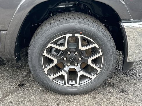 New 2026 RAM 1500 Laramie AWD/4WD image 8