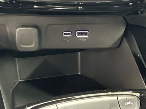 New 2026 Chevrolet Trax LT w/ LT Convenience Package FWD image 26