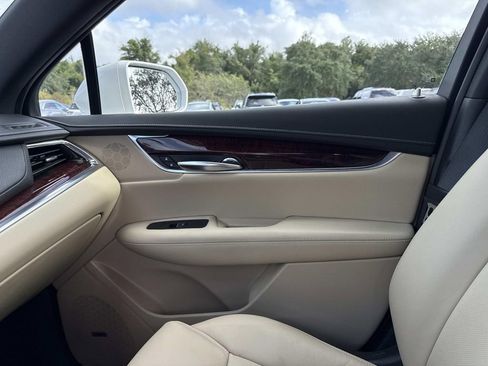 Used 2019 Cadillac XT5 Luxury image 22