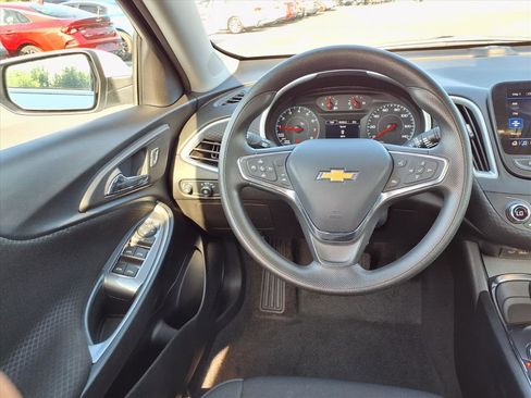 Used 2024 Chevrolet Malibu LT image 25