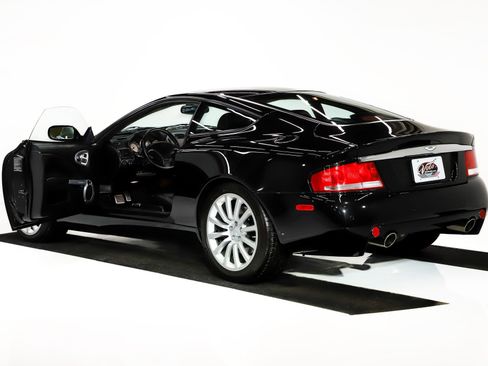Used 2003 Aston Martin Vanquish image 39