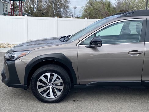 Used 2023 Subaru Outback Premium w/ Popular Package #1 image 2