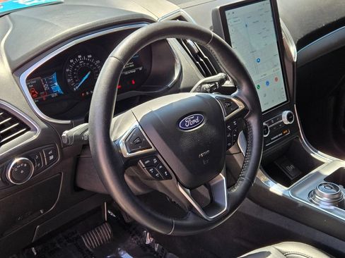 Used 2021 Ford Edge Titanium FWD image 23