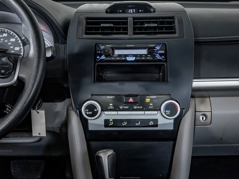 Used 2012 Toyota Camry LE image 23