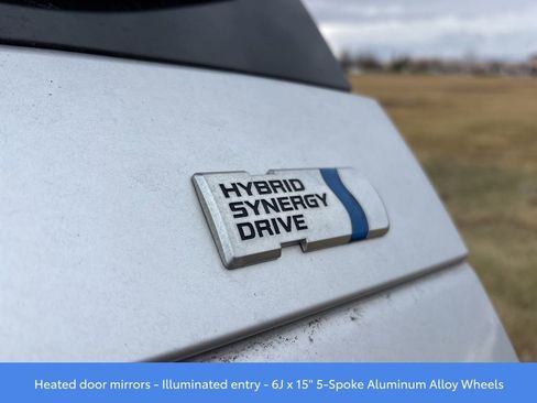 Used 2015 Toyota Prius Two image 4