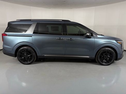 New 2026 Kia Carnival SX image 9