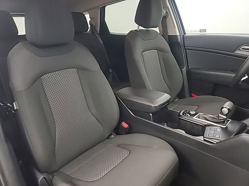 Used 2025 Kia Sportage LX image 16