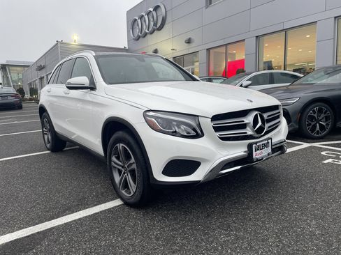 Used 2019 Mercedes-Benz GLC 300 4MATIC image 1