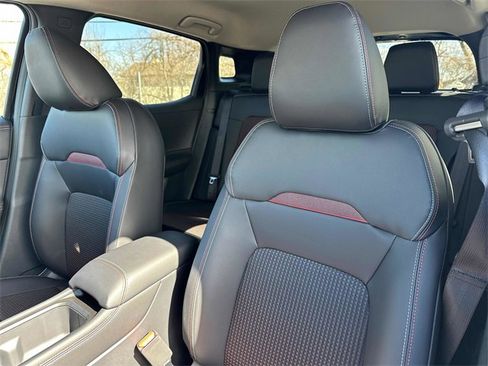 New 2025 Nissan Kicks SR image 9