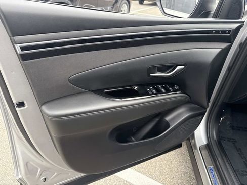 Certified 2022 Hyundai Tucson Limited image 19