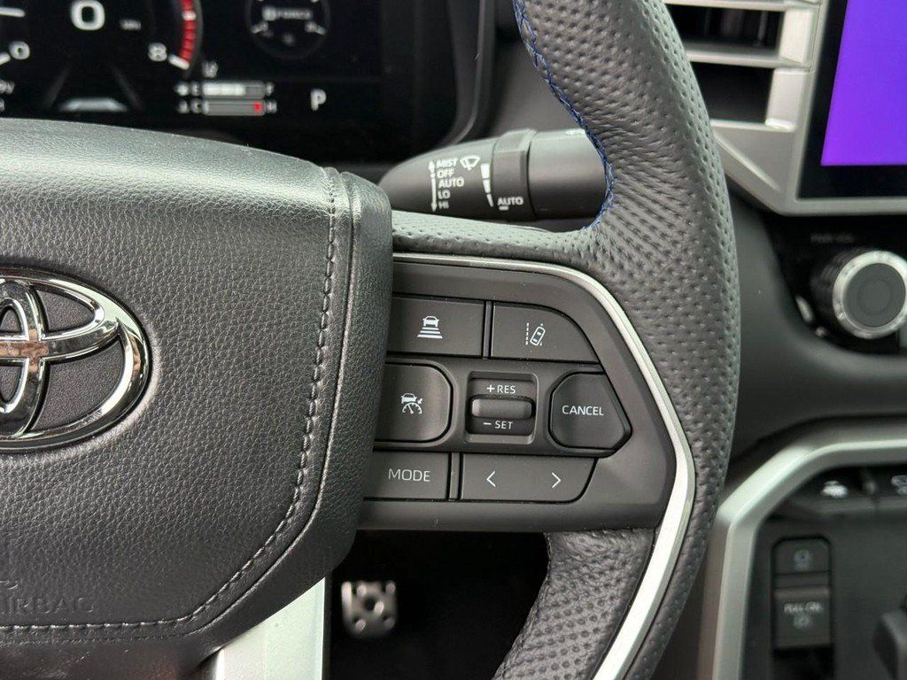 New 2025 Toyota Tundra Platinum w/ TRD Off-Road Package AWD/4WD image 17