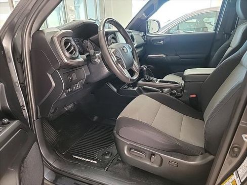 Certified 2020 Toyota Tacoma TRD Off-Road image 12