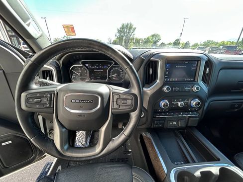Used 2021 GMC Sierra 1500 Denali w/ Denali Ultimate Package AWD/4WD image 9