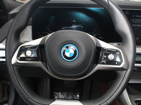 Used 2025 BMW i7 xDrive60 image 19