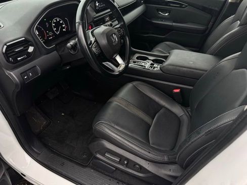 Used 2024 Honda Pilot Touring image 18