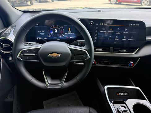 New 2026 Chevrolet Equinox LT w/ Convenience Package II AWD/4WD image 16