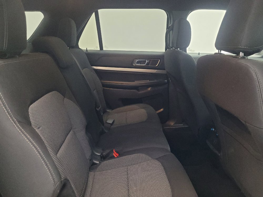 Used 2018 Ford Explorer XLT FWD image 19
