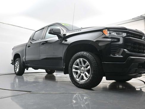 Used 2023 Chevrolet Silverado 1500 RST AWD/4WD image 18