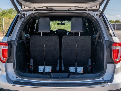 Used 2018 Ford Explorer XLT w/ Equipment Group 202A image 24