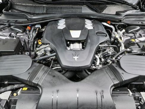 Used 2023 Maserati Quattroporte GT RWD image 35
