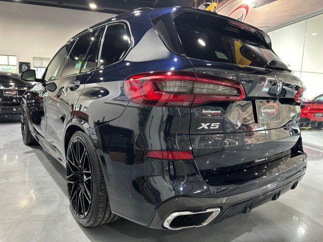 Used 2019 BMW X5 xDrive50i w/ M Sport Package AWD/4WD image 31