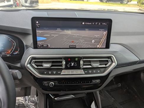Certified 2025 BMW X4 xDrive30i image 22