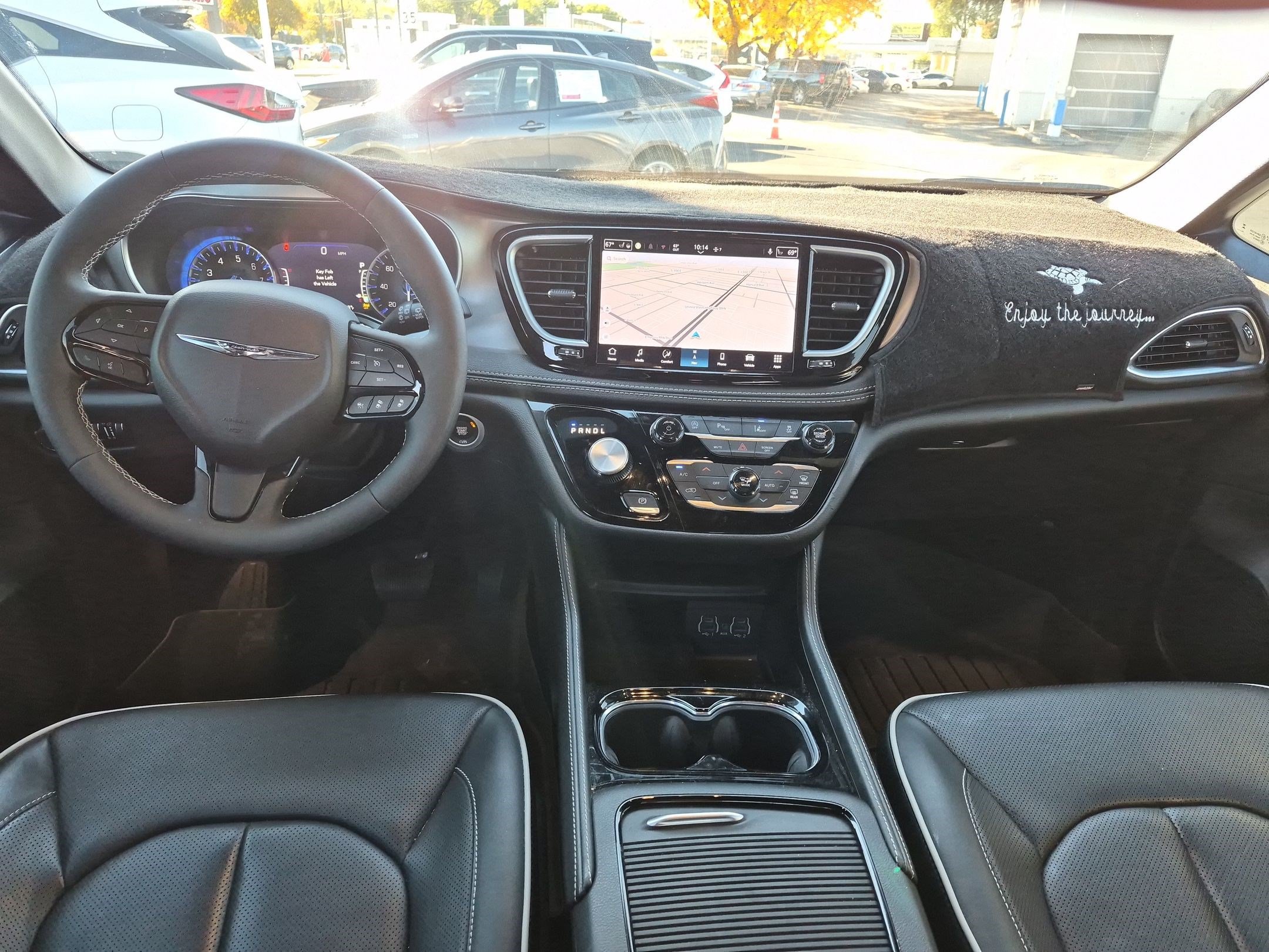 Used 2025 Chrysler Pacifica Limited AWD/4WD image 29