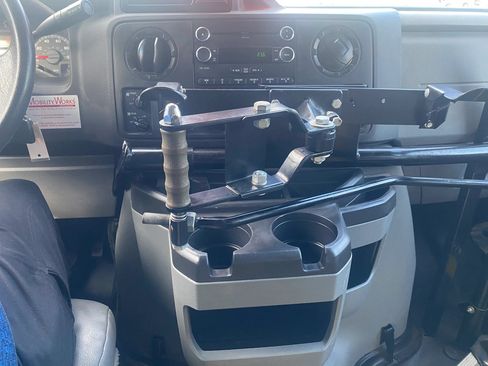 Used 2014 Ford E-350 and Econoline 350 Extended Super Duty w/ Power Group RWD image 14