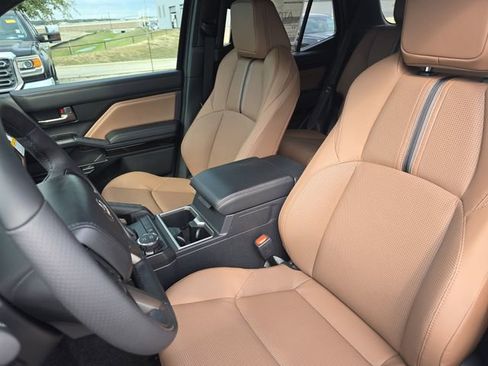 New 2025 Toyota 4Runner Limited image 15