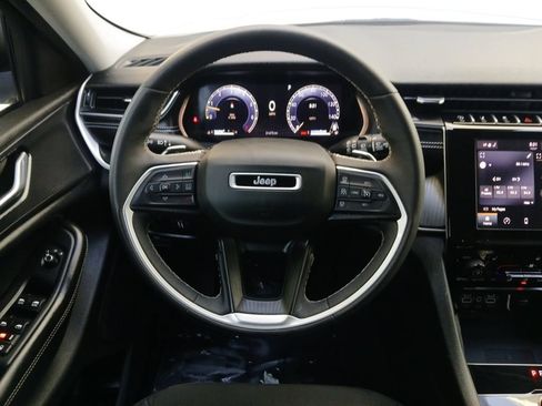 Used 2023 Jeep Grand Cherokee L Laredo w/ Luxury Tech Group I AWD/4WD image 21