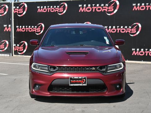 Used 2019 Dodge Charger Scat Pack RWD image 2