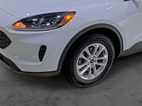 Used 2022 Ford Escape SE w/ Cold Weather Package image 7