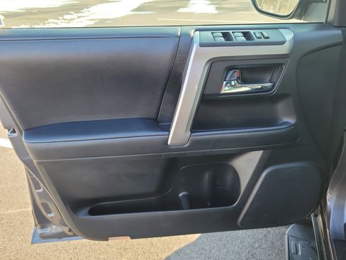 Used 2021 Toyota 4Runner SR5 Premium image 19