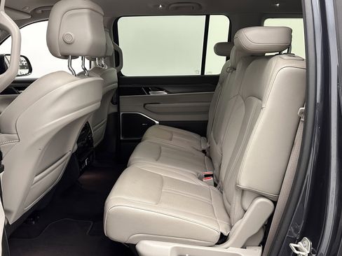 Used 2024 Jeep Wagoneer L Series II w/ Flexible Seating Group image 24