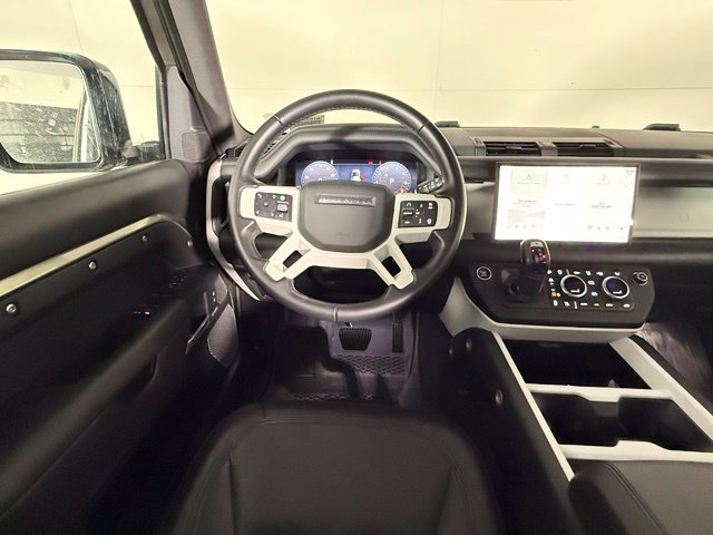 Certified 2025 Land Rover Defender 110 X-Dynamic SE AWD/4WD image 16