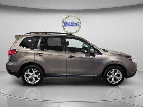 Used 2017 Subaru Forester 2.5i Touring AWD/4WD image 7