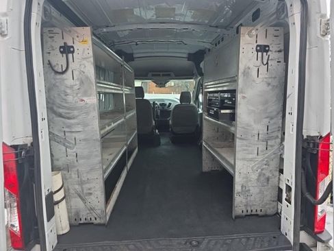 Used 2015 Ford Transit 250 130 Medium Roof image 17