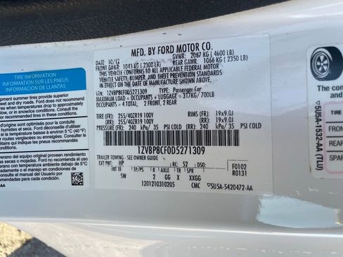 Used 2013 Ford Mustang GT Premium w/ Brembo Brake Pkg image 31