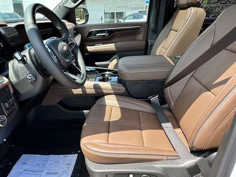 New 2026 Chevrolet Suburban High Country AWD/4WD image 11
