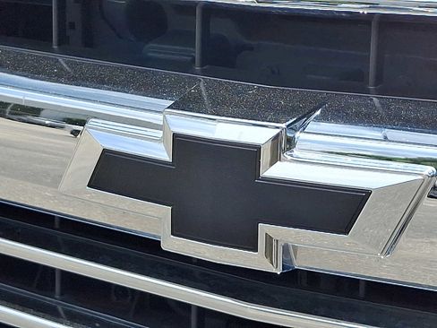 Used 2017 Chevrolet Silverado 1500 High Country AWD/4WD image 29