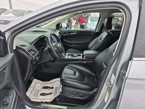 Used 2022 Ford Edge Titanium image 16