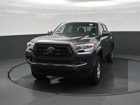 Used 2022 Toyota Tacoma SR image 5