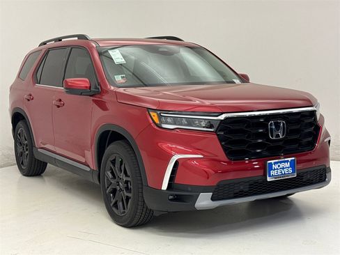New 2025 Honda Pilot Touring image 4