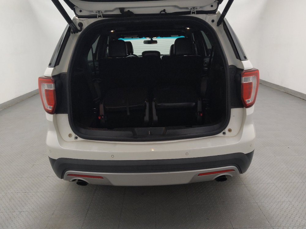 Used 2016 Ford Explorer XLT w/ Equipment Group 201A FWD image 29