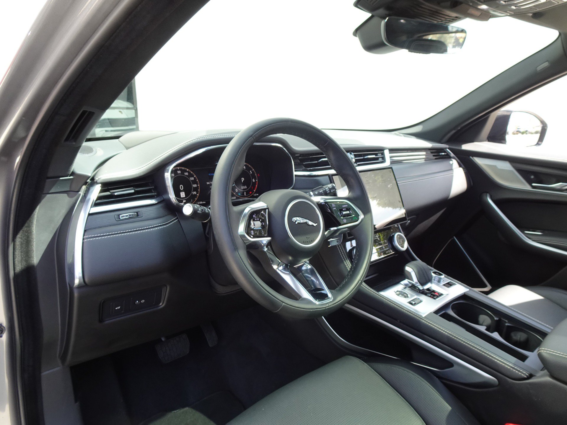 Used 2026 Jaguar F-PACE R-Dynamic S AWD/4WD image 10