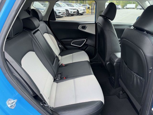 Used 2023 Kia Soul GT-Line FWD image 11