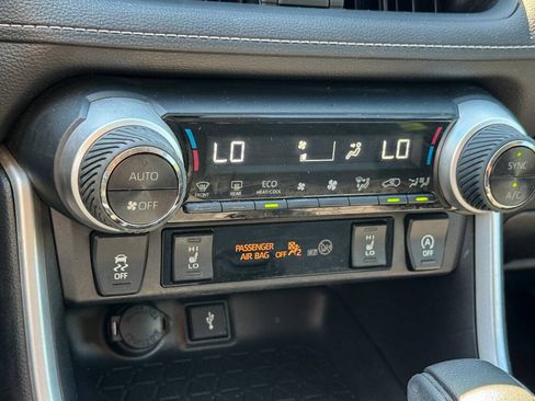 Used 2021 Toyota RAV4 XLE w/ Convenience Package AWD/4WD image 30