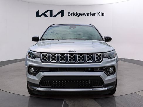 Used 2025 Jeep Compass Limited AWD/4WD image 2