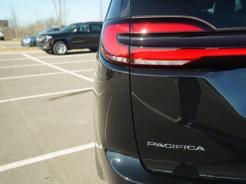 New 2026 Chrysler Pacifica Select FWD image 37